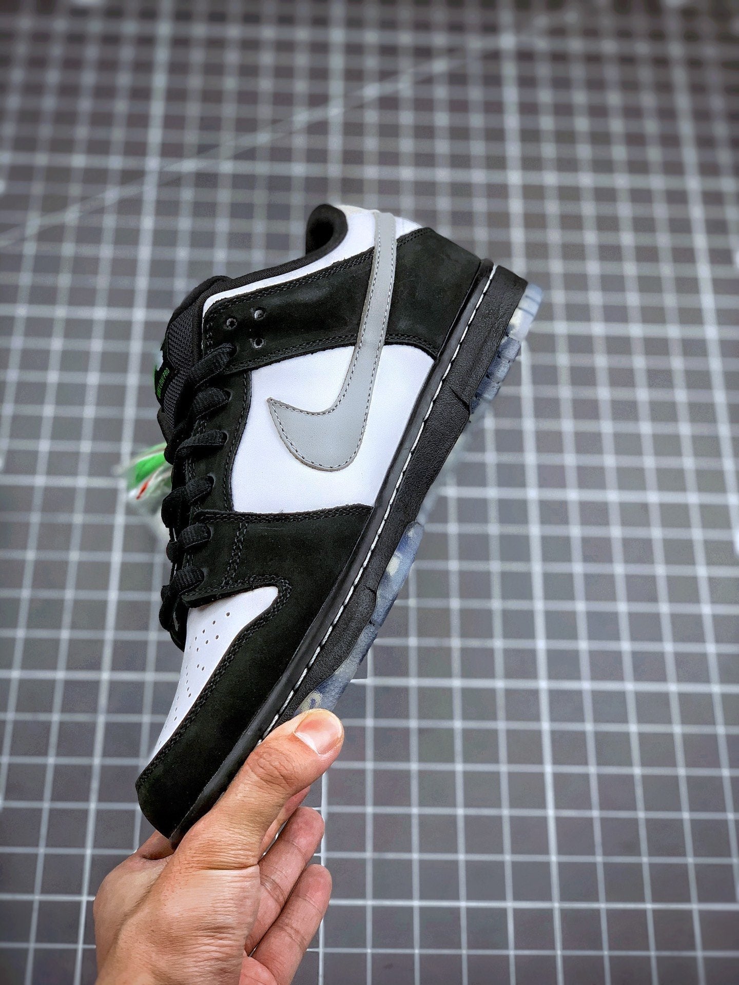 Nike SB Dunk Low Staple Pigeon (Special Box)