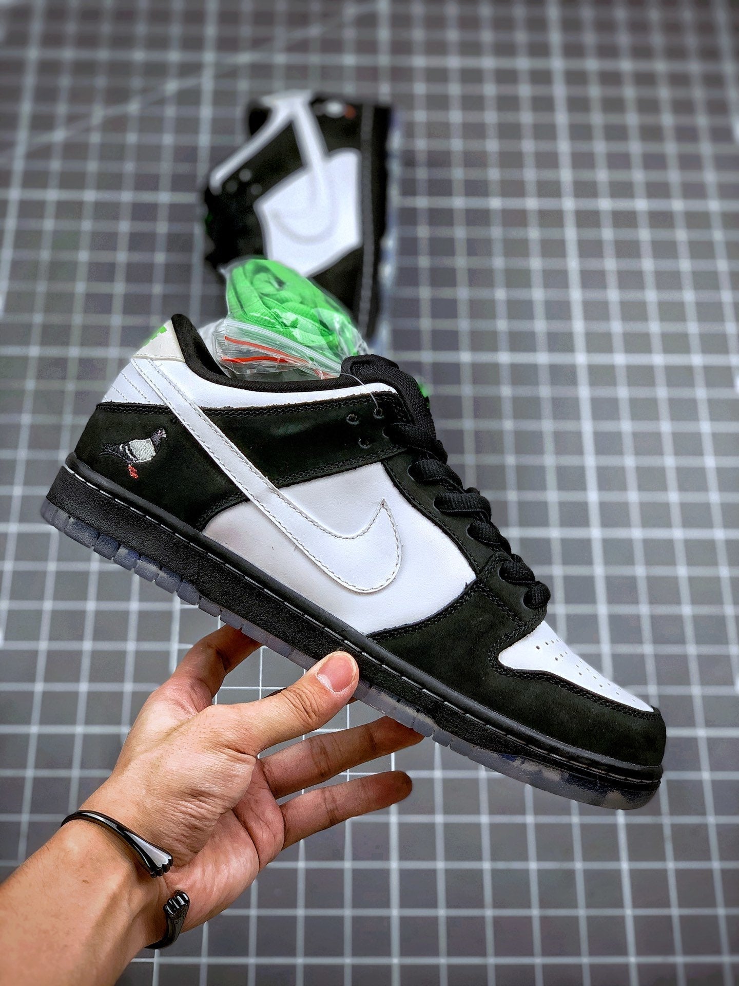 Nike SB Dunk Low Staple Pigeon (Special Box)