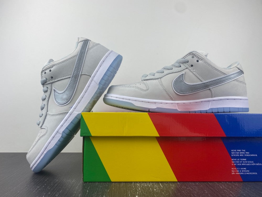 Nike SB Dunk Low White Lobster (Friends and Family)