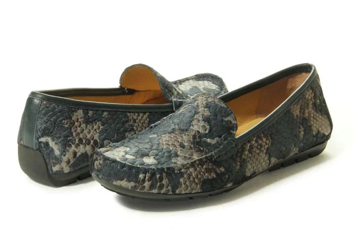 WOMEN'S VANELI ALBION LOAFER | BLUE KEPRIE