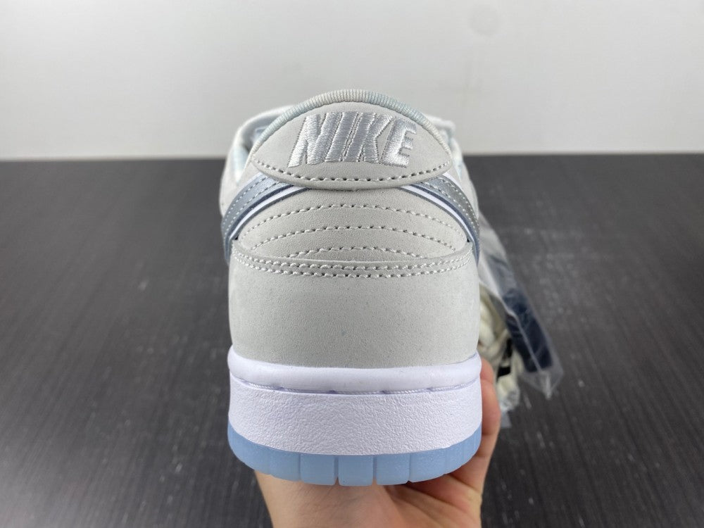 Nike SB Dunk Low White Lobster (Friends and Family)