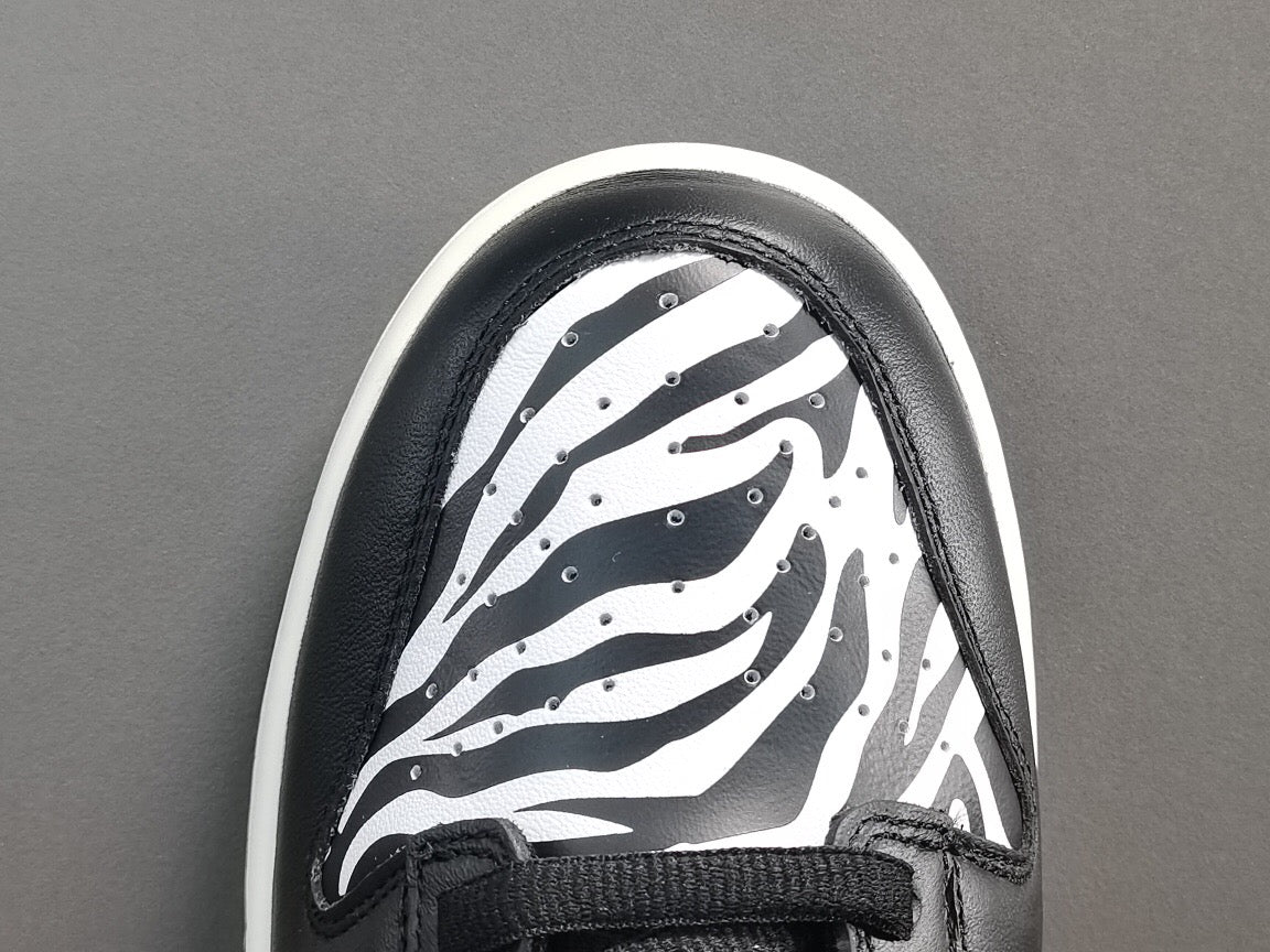 Dunk Low SB X Quartersnacks Little Debbie’s Zebra Cakes