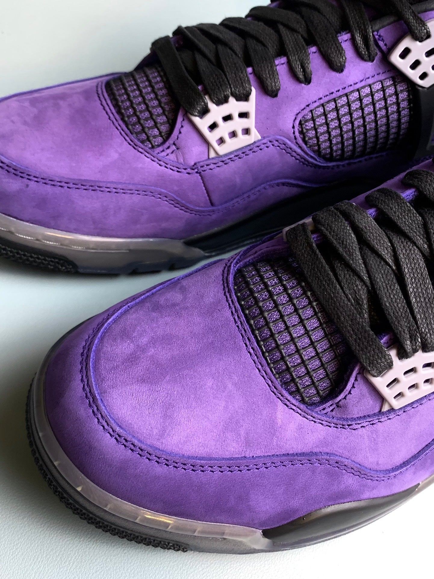 Air Jordan Retro 4 x Travis scott Friends And Familiy