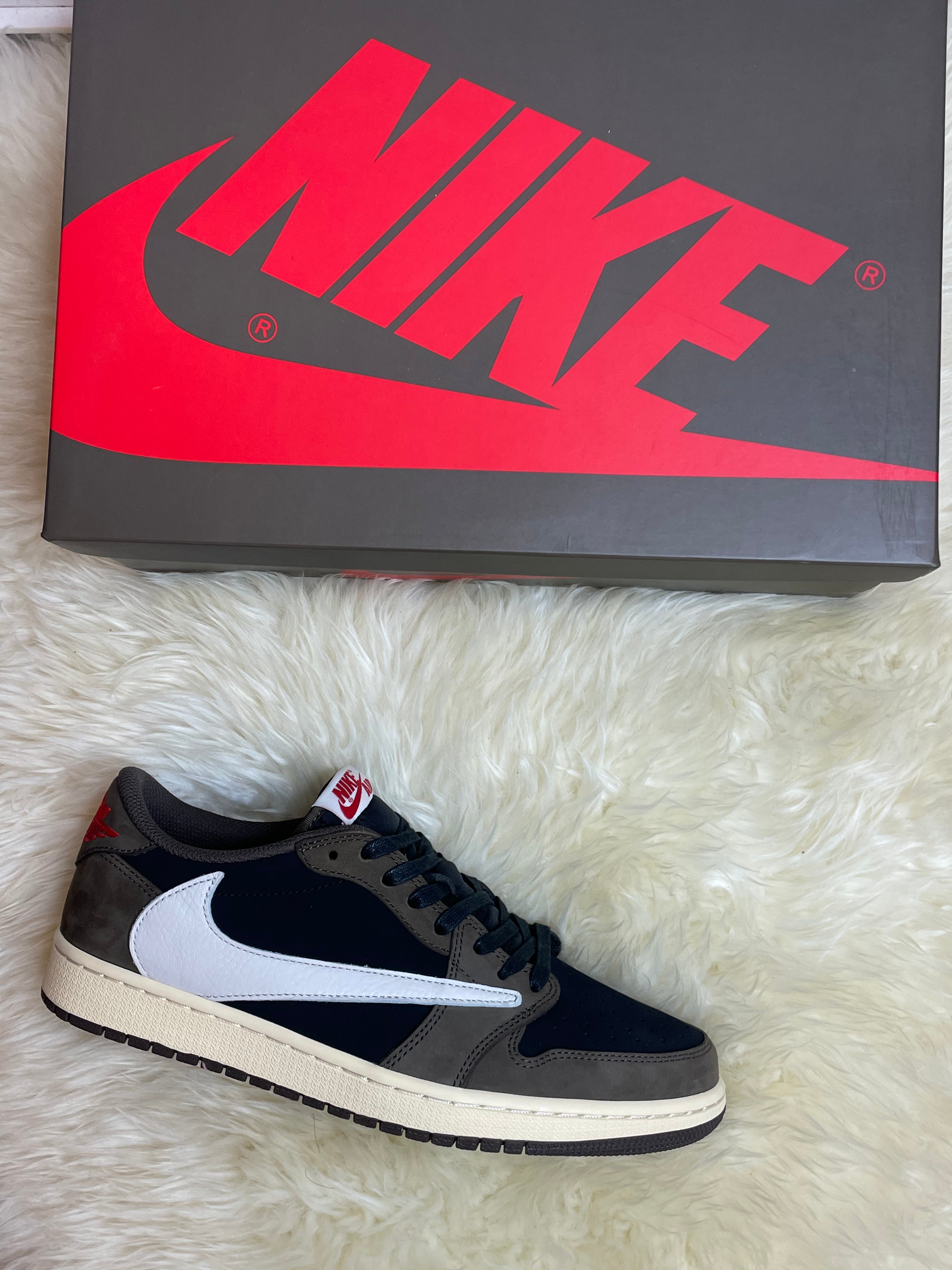 Air Jordan 1 Retro Low OG SP Travis Scott