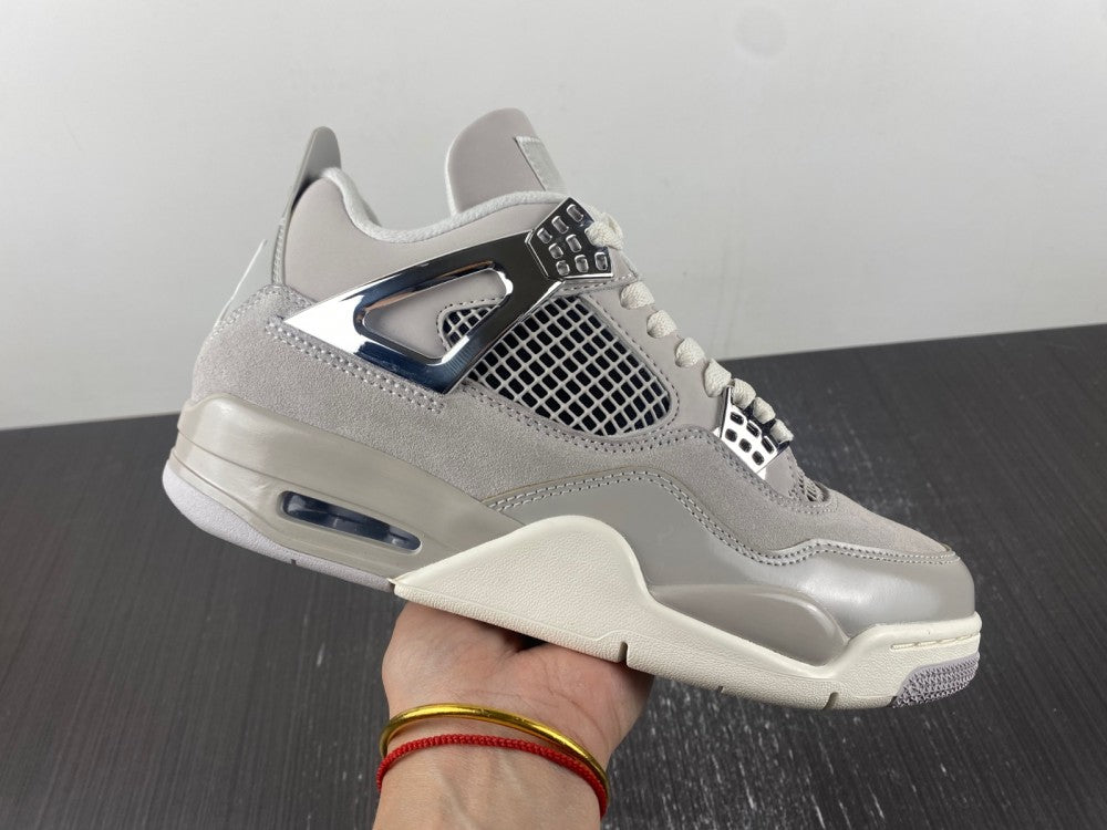 Air Jordan Retro 4 Frozen Momments