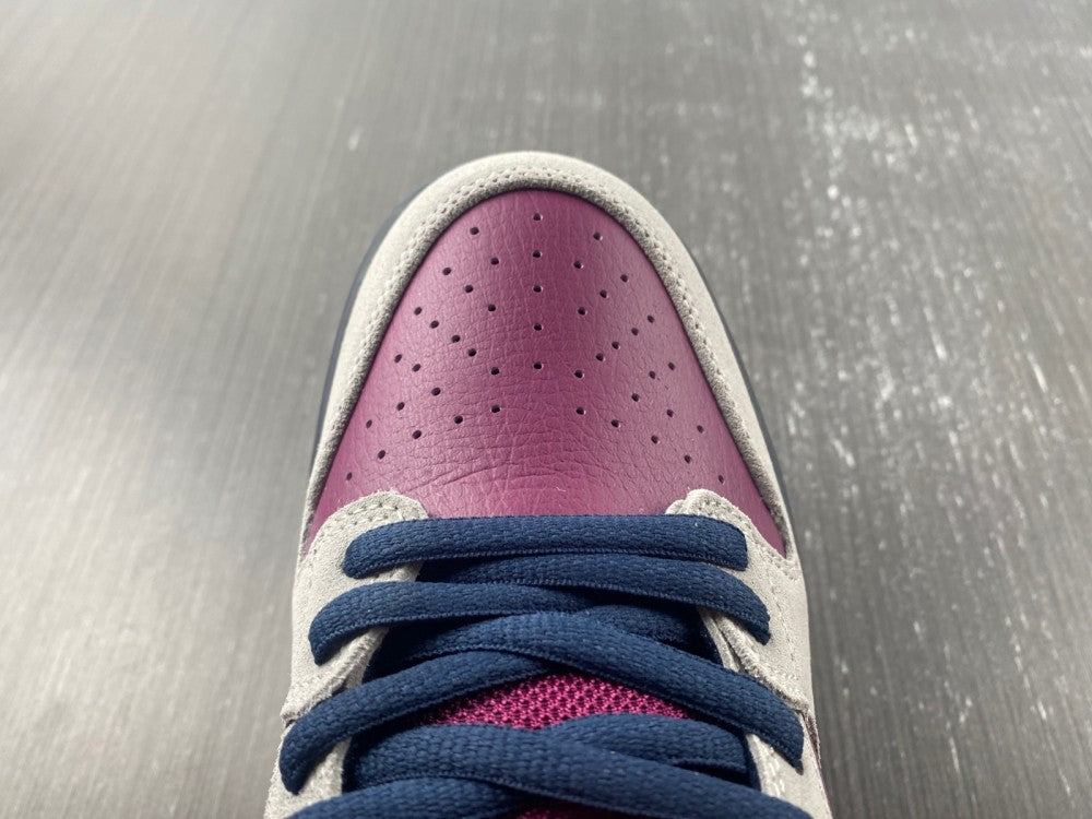 Nike SB Dunk Low Atmosphere Grey True Berry