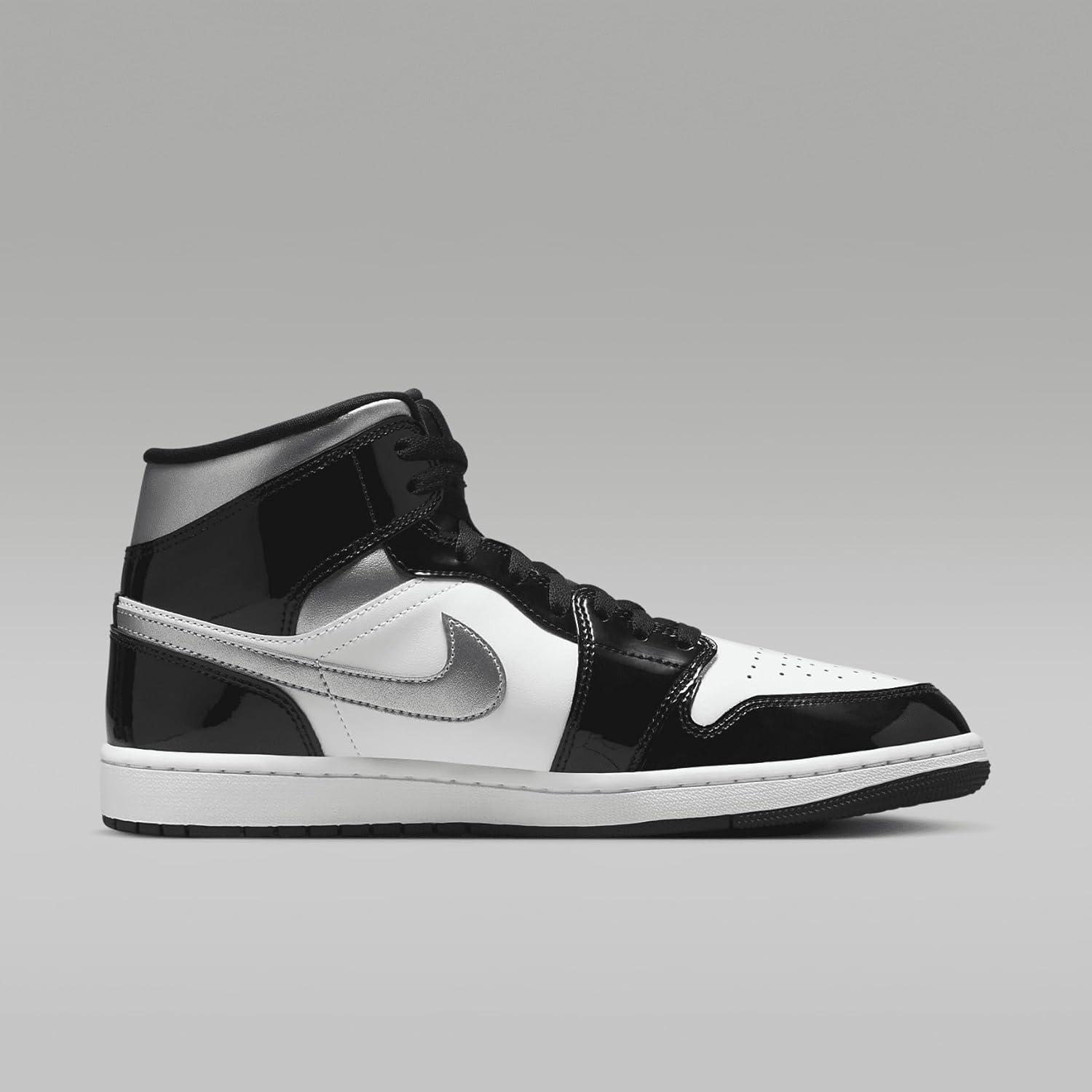 Air Jordan 1 Mid SE Men's Shoes (HV0789-010, Black/White/Metallic Gold/Metallic Silver)
