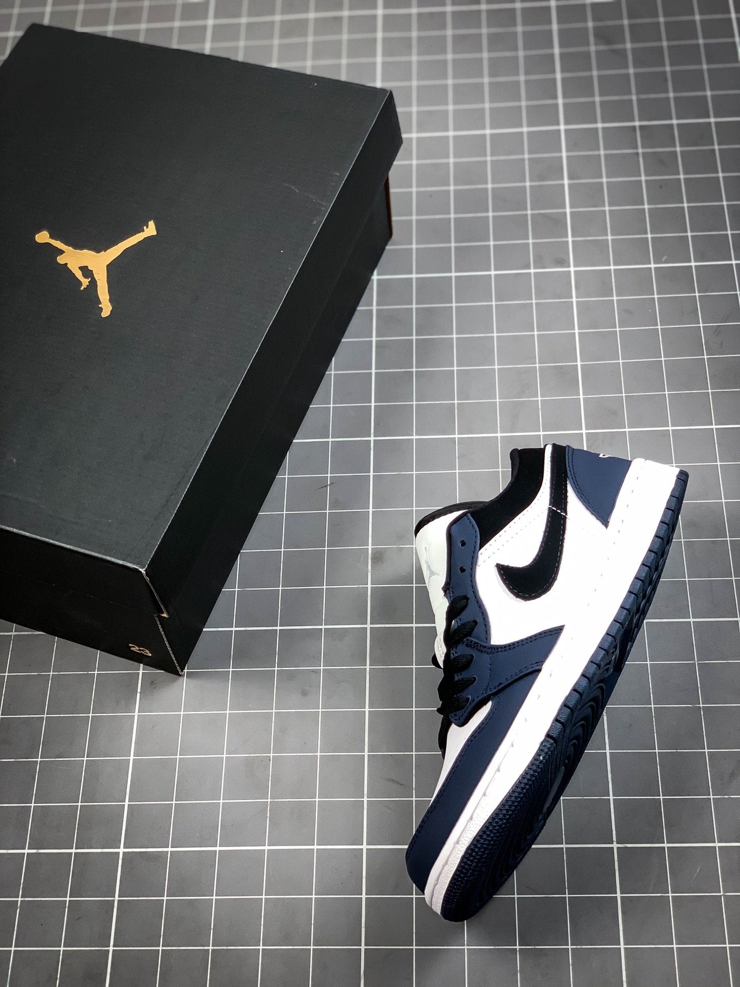 Air Jordan 1 Retro Low Navy (2004)