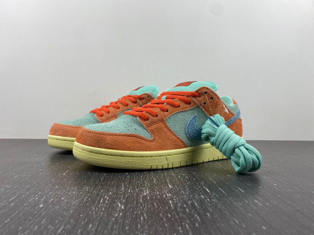 Nike SB Dunk Low Orange Emerald Rise