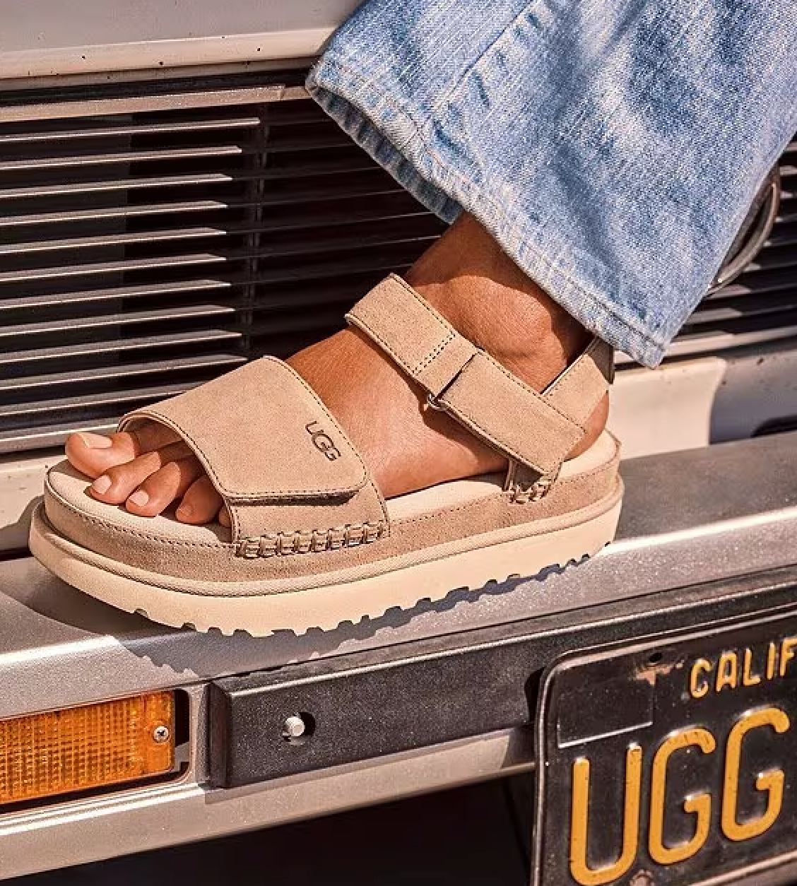 WOMEN'S UGG GOLDENSTAR  SANDAL | DRIFTWOOD