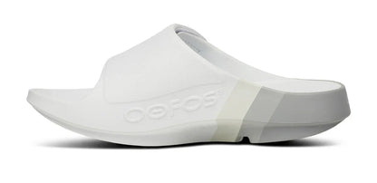 UNISEX OOFOS OOAHH SPORT FLEX LIMITED SLIDE | SMOKE RALLY