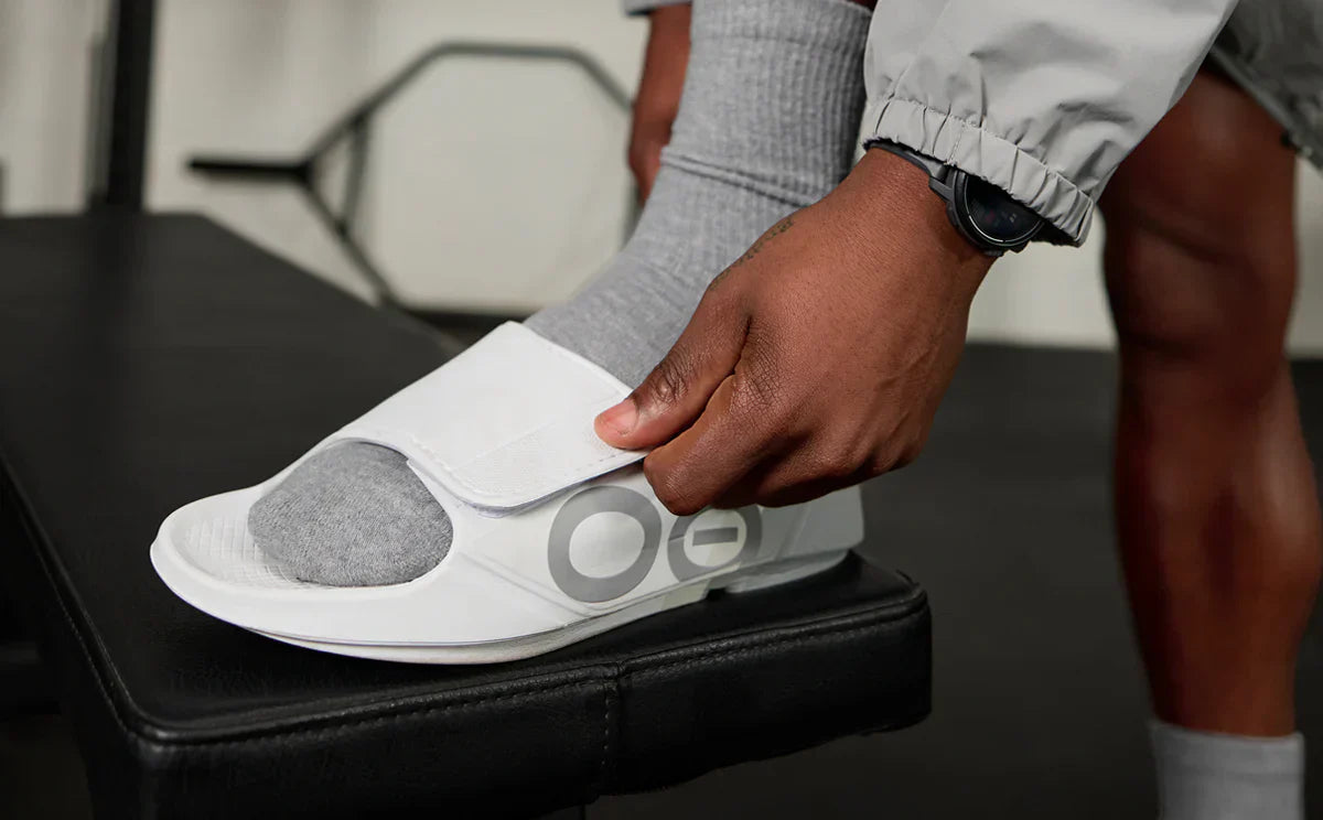 UNISEX OOFOS OOAHH SPORT FLEX LIMITED SLIDE | SMOKE RALLY
