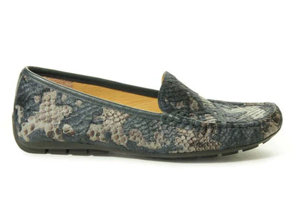 WOMEN'S VANELI ALBION LOAFER | BLUE KEPRIE