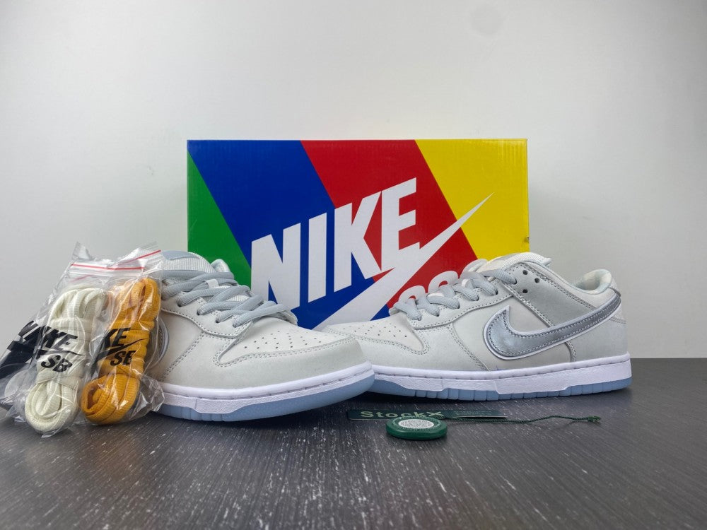 Nike SB Dunk Low White Lobster (Friends and Family)