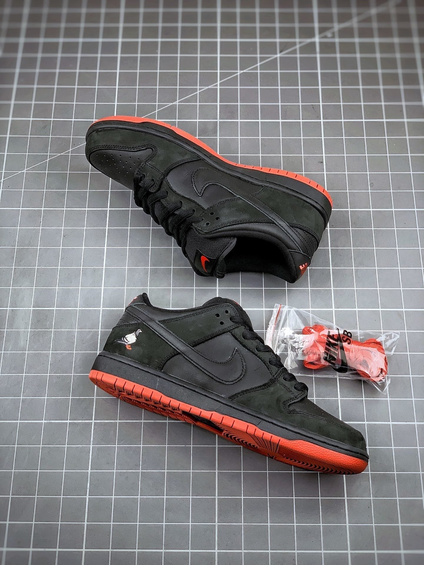 Nike SB Dunk Low Black Pigeon