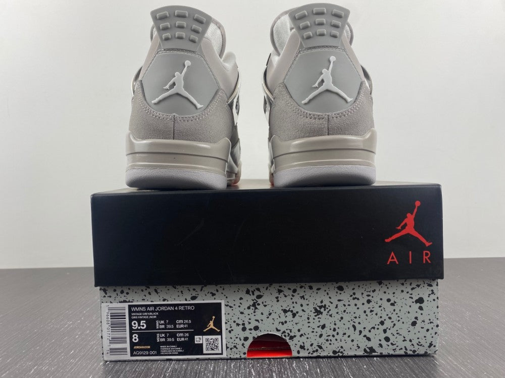 Air Jordan Retro 4 Frozen Momments