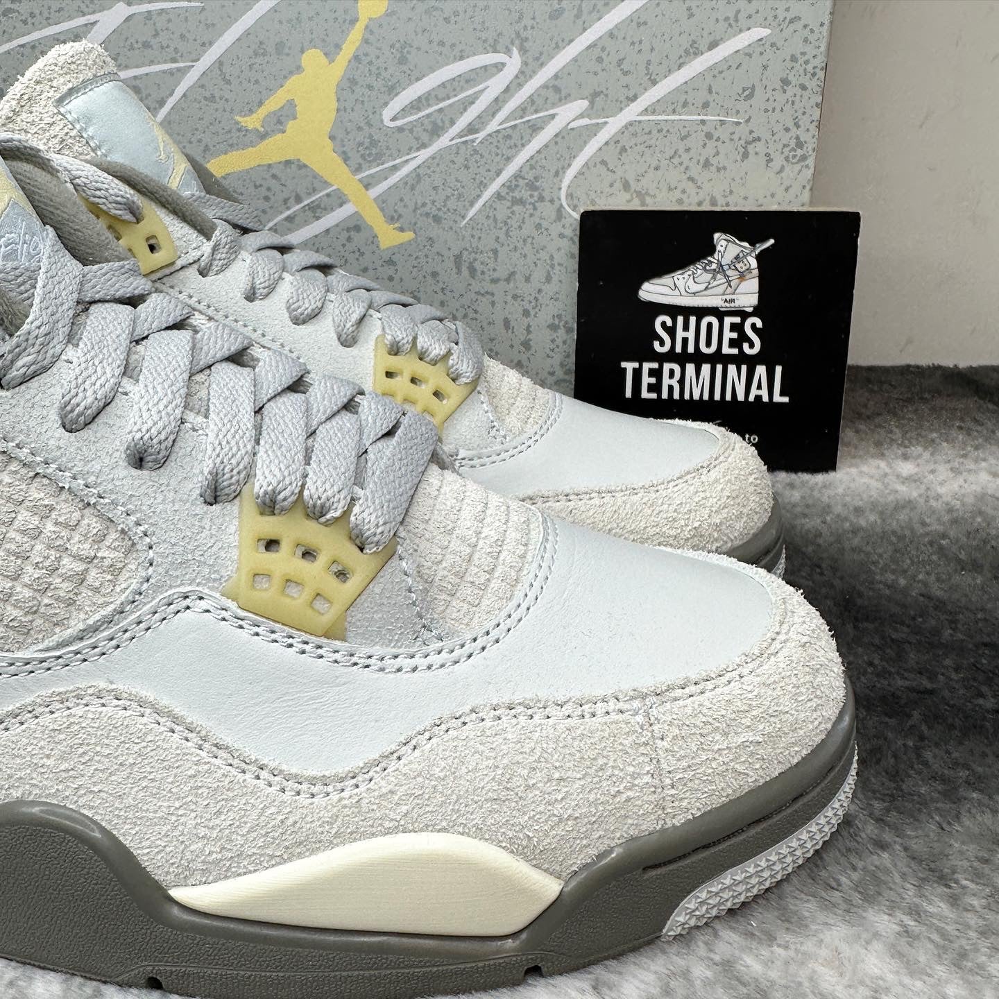 Air Jordan 4 Retro SE Craft Photon Dust