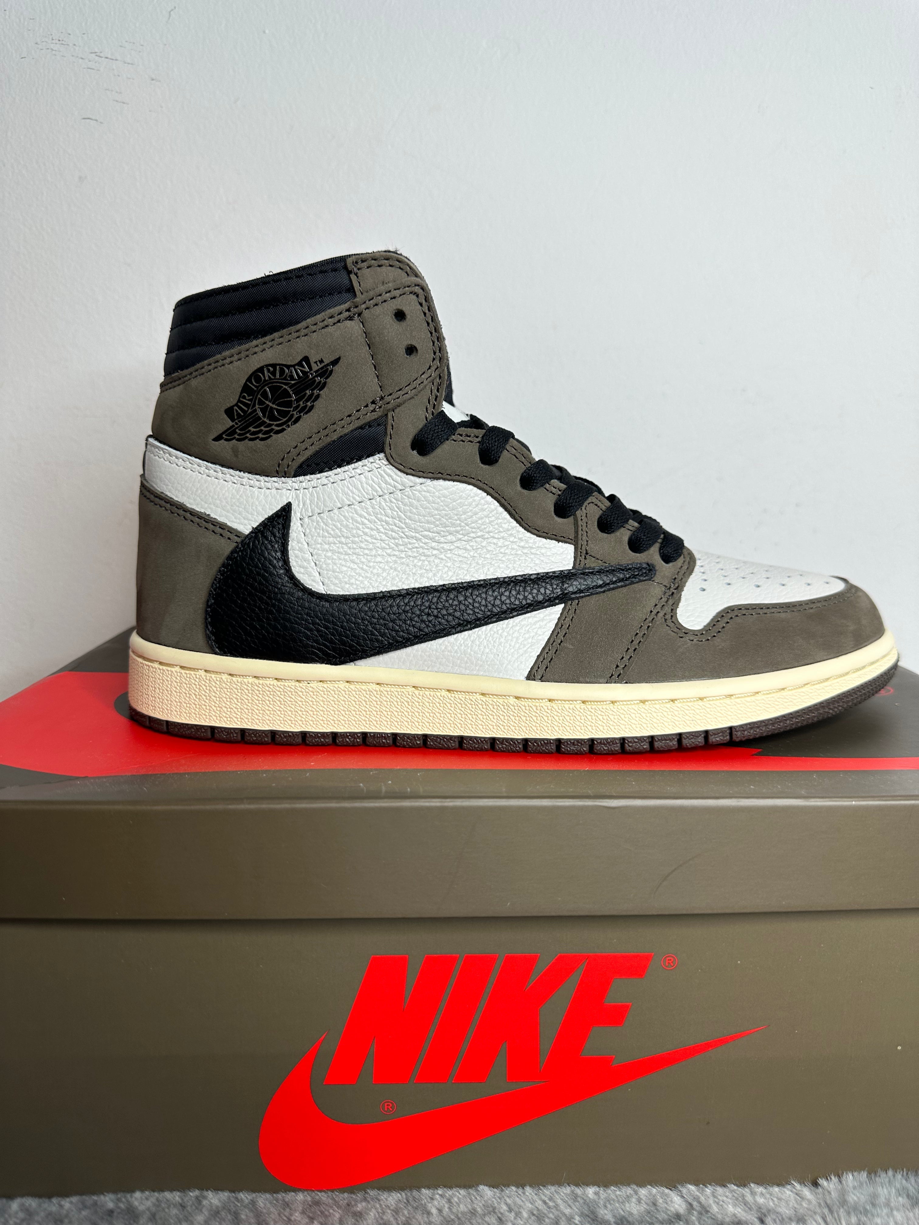 Air Jordan 1 Retro High Travis Scott