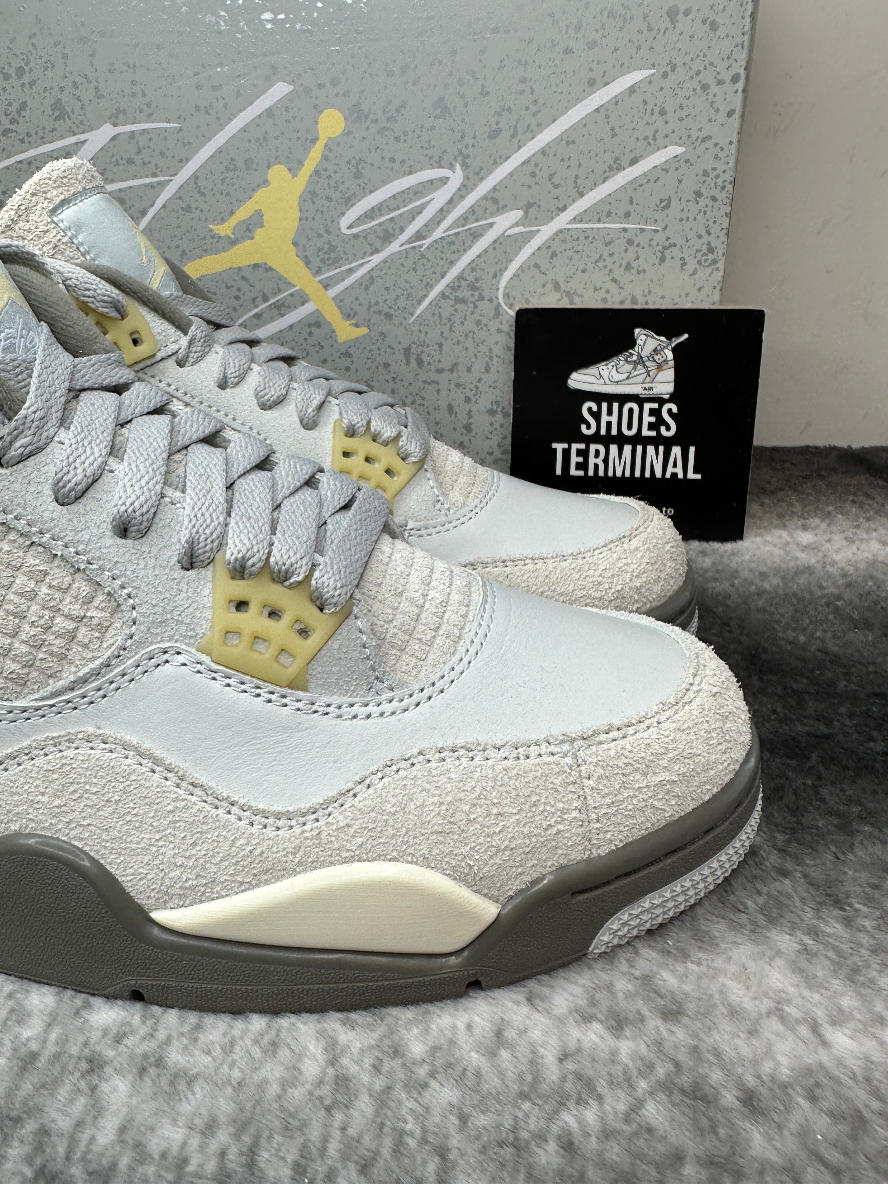 Air Jordan 4 Retro SE Craft Photon Dust