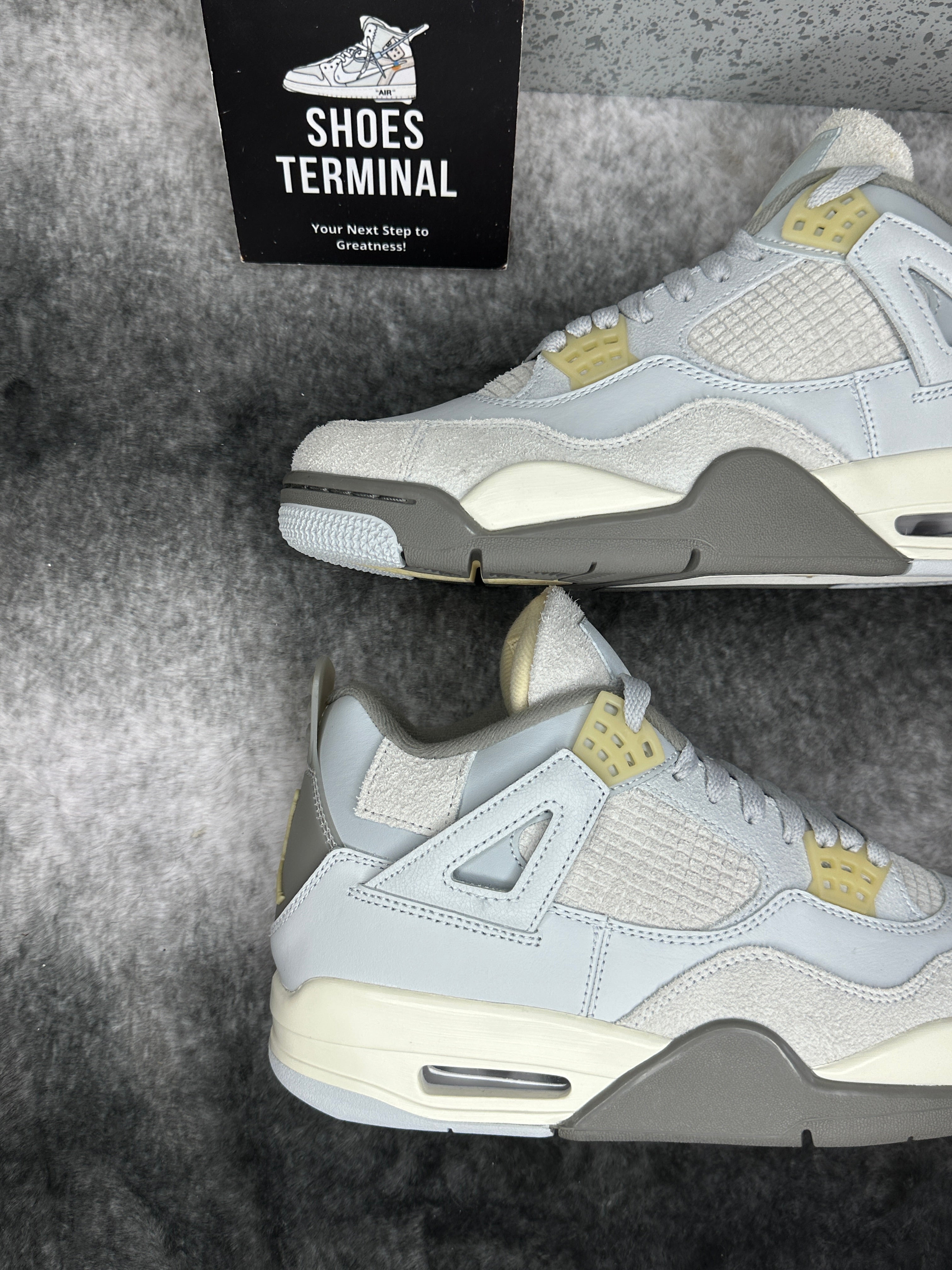 Air Jordan 4 Retro SE Craft Photon Dust