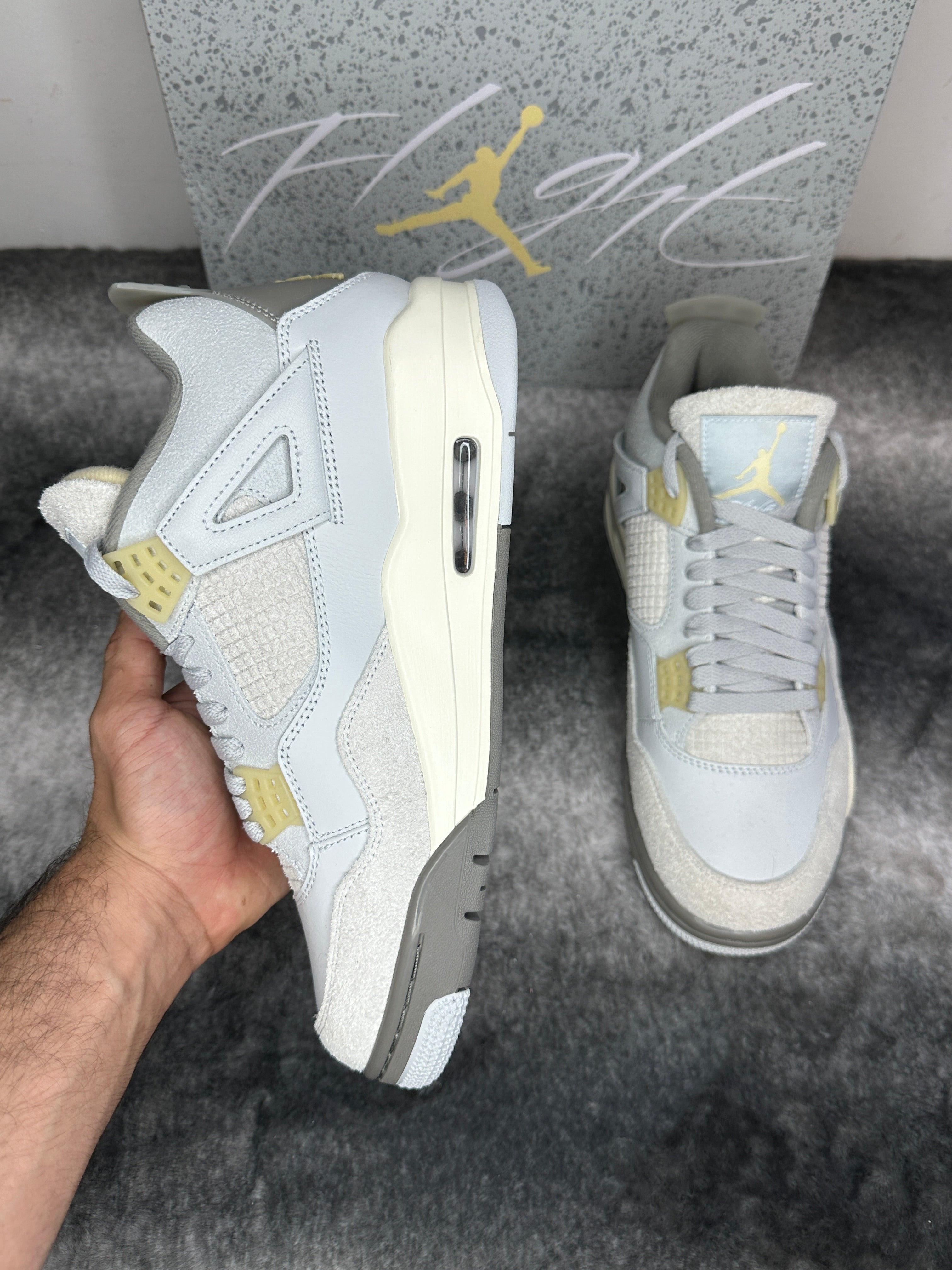 Air Jordan 4 Retro SE Craft Photon Dust